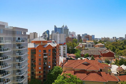 Stunning Two-storey Apartment In Perth's CBD - Holiday Adelaide 2