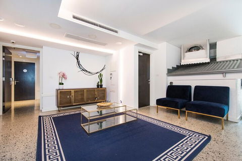 New York Style Room In Northbridge With Roof Terrace - Holiday Adelaide 5