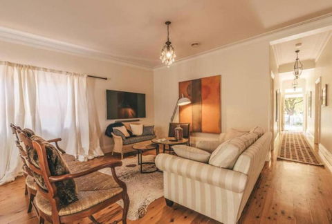 Ambrose On Byng Central Location W / 2 Bathroom - Holiday Adelaide 6
