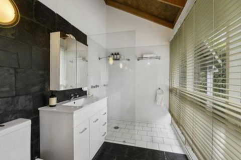 Jetty Hideaway - Holiday Adelaide 1