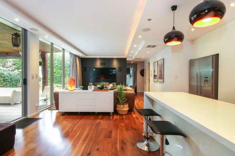 Spacious 2 Bedroom Apartment In Ascot With Large Private Garden - Holiday Adelaide 5