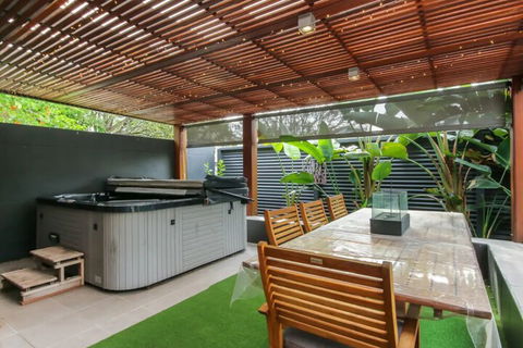 Spacious 2 Bedroom Apartment In Ascot With Large Private Garden - Holiday Adelaide 7