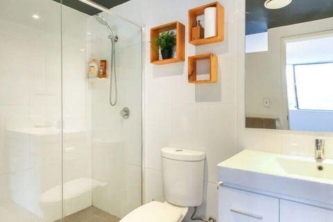 Spacious 2 Bedroom Apartment In Ascot With Large Private Garden - Holiday Adelaide 3
