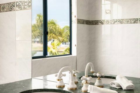 Mermaid Beach House - Holiday Adelaide 4