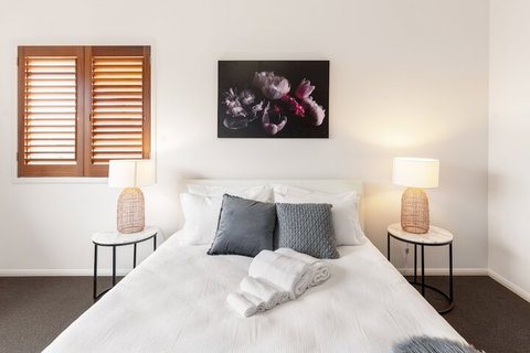 Mermaid Beach House - Holiday Adelaide 6
