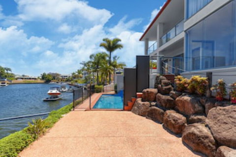 Mermaid Beach House - Holiday Adelaide 0