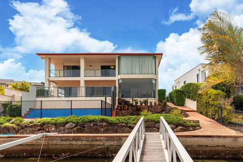 Mermaid Beach House - Holiday Adelaide 1