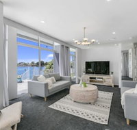 Havana Blue - Large 4 Bedroom Home - Holiday Adelaide