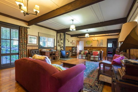 Walhalla Coach House - Holiday Adelaide 6