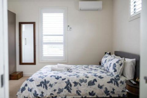 Five Bed Five Bath Five Star View 2 Mins To CBD Wentworth Estate - Holiday Adelaide 2