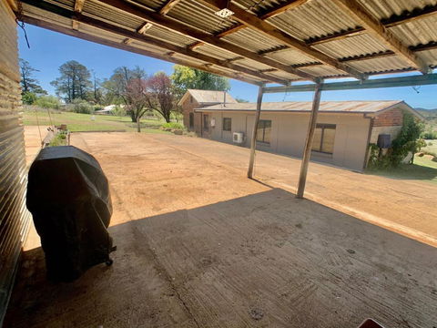 The Daydawn Dairy Perched High Simple Living & What A View! - Holiday Adelaide 5