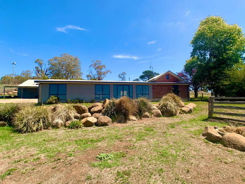 The Daydawn Dairy Perched High Simple Living & What A View! - Holiday Adelaide 7