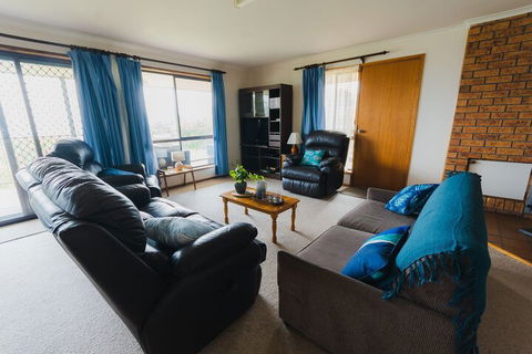 Bruces Waterside Units - Holiday Adelaide 7