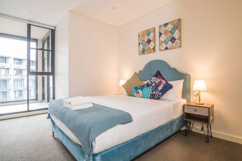 Bright & Modern! 2bed 2bath APT With Parking - Holiday Adelaide 5