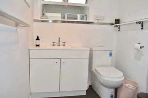 Charming 1BD Apartment In Leafy Green Hawthorn! - Holiday Adelaide 0