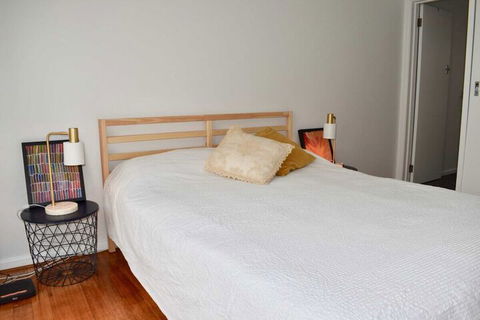 Charming 1BD Apartment In Leafy Green Hawthorn! - Holiday Adelaide 6