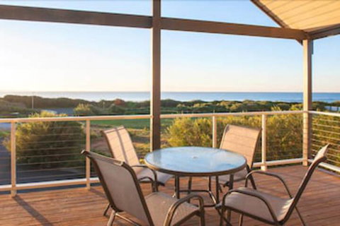 Jay's Beach House - Holiday Adelaide 4