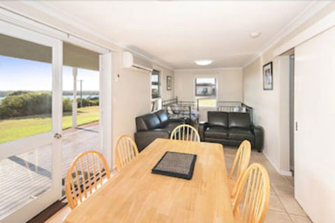 10 Ellis Street Apartment - Holiday Adelaide 2