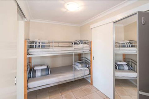 10 Ellis Street Apartment - Holiday Adelaide 3