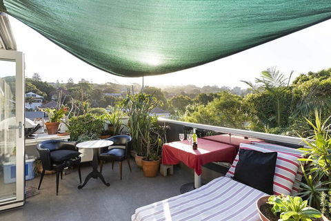 Bondi Retro Designer - Holiday Adelaide 7