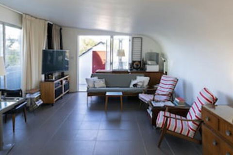 Bondi Retro Designer - Holiday Adelaide 0