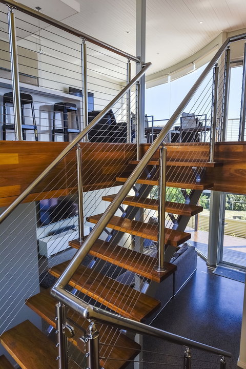 Aloha Waterfront Properties - Holiday Adelaide 1