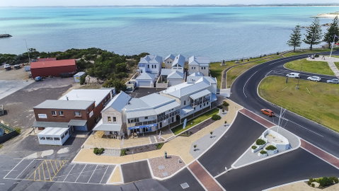 Aloha Waterfront Properties - Holiday Adelaide 0