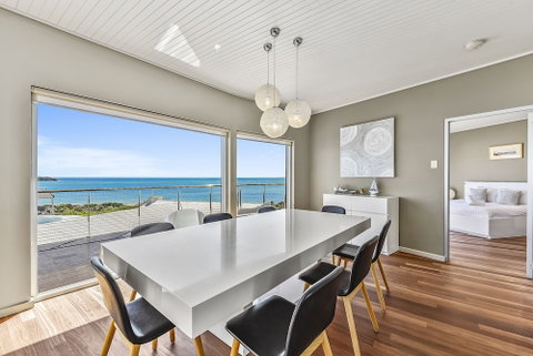 Aloha Waterfront Properties - Holiday Adelaide 3