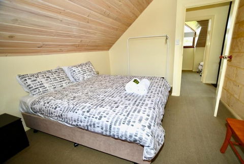 Cowrie Chalet - Holiday Adelaide 3