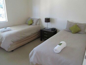 10 Blackwood Retreat - Holiday Adelaide 3
