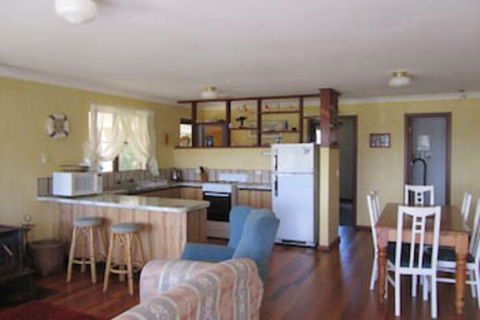 Jen's Beach House - Holiday Adelaide 6