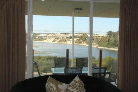 River Panorama Beach House - Holiday Adelaide 0