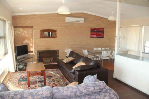 Sand N Sun Beach House - Holiday Adelaide 6
