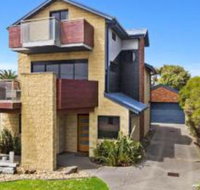 The Island Manor family seaside stay with views - Holiday Adelaide
