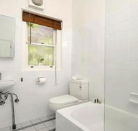 Spacious Two Bedroom Apartment in Crows Nest HUNT1 - Holiday Adelaide