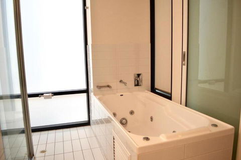 APTonNorthTCE - Holiday Adelaide 6