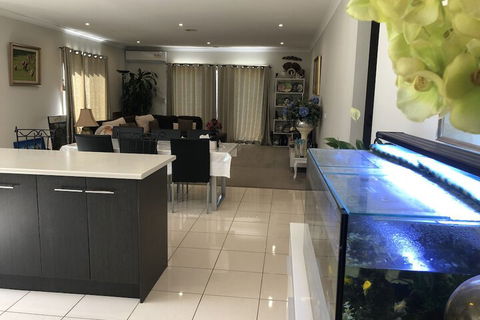 Apple House - Holiday Adelaide 3