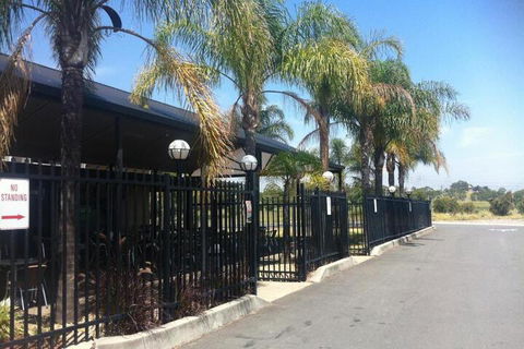 Prospect Hotel Motel - Holiday Adelaide 4