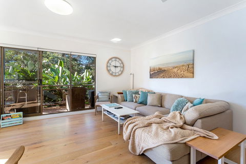 Victory Court Unit 1 / 3 7 Columbia Close - Holiday Adelaide 0