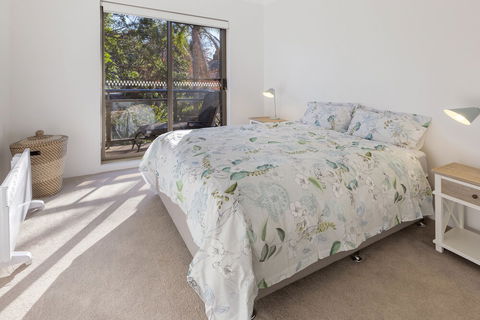 Victory Court Unit 1 / 3 7 Columbia Close - Holiday Adelaide 3
