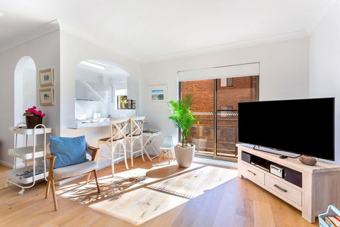 Victory Court Unit 1 / 3 7 Columbia Close - Holiday Adelaide 6