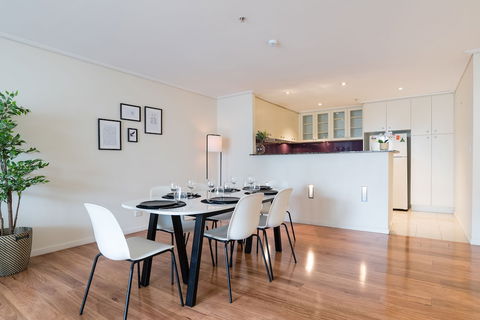 Apartment CBD - Pitt - Holiday Adelaide 0