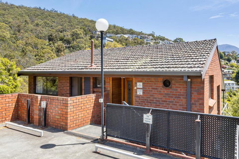 The Lookout - Holiday Adelaide 4