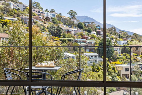 The Lookout - Holiday Adelaide 1