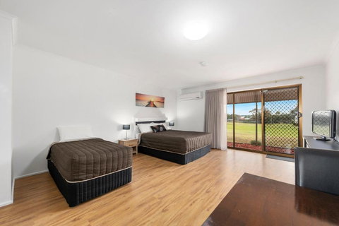 Barmera Country Club Motor Inn - Holiday Adelaide 4