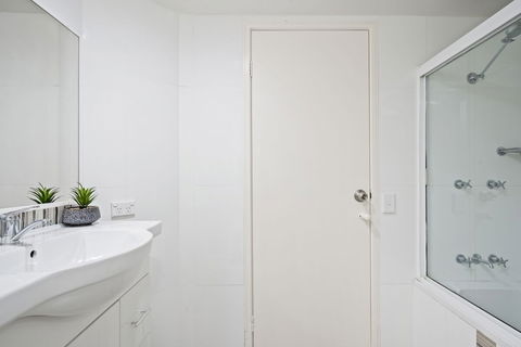 Diamond Beach Resort 2BR Bath - Holiday Adelaide 3