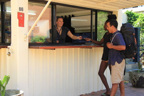 Darwin Hostel - Holiday Adelaide 4
