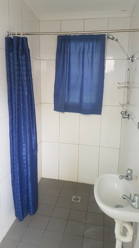 Darwin Hostel - Holiday Adelaide 5