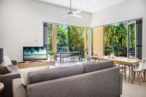 Contemporary & Luxurious Little Cove - Holiday Adelaide 1