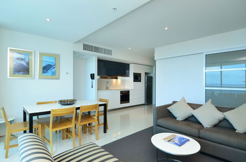 Orchid Residences - HR Surfers Paradise - Holiday Adelaide 4